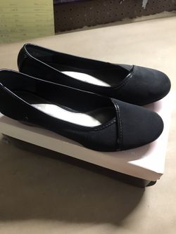 Bandolino women’s flats. Size 7 1/2.