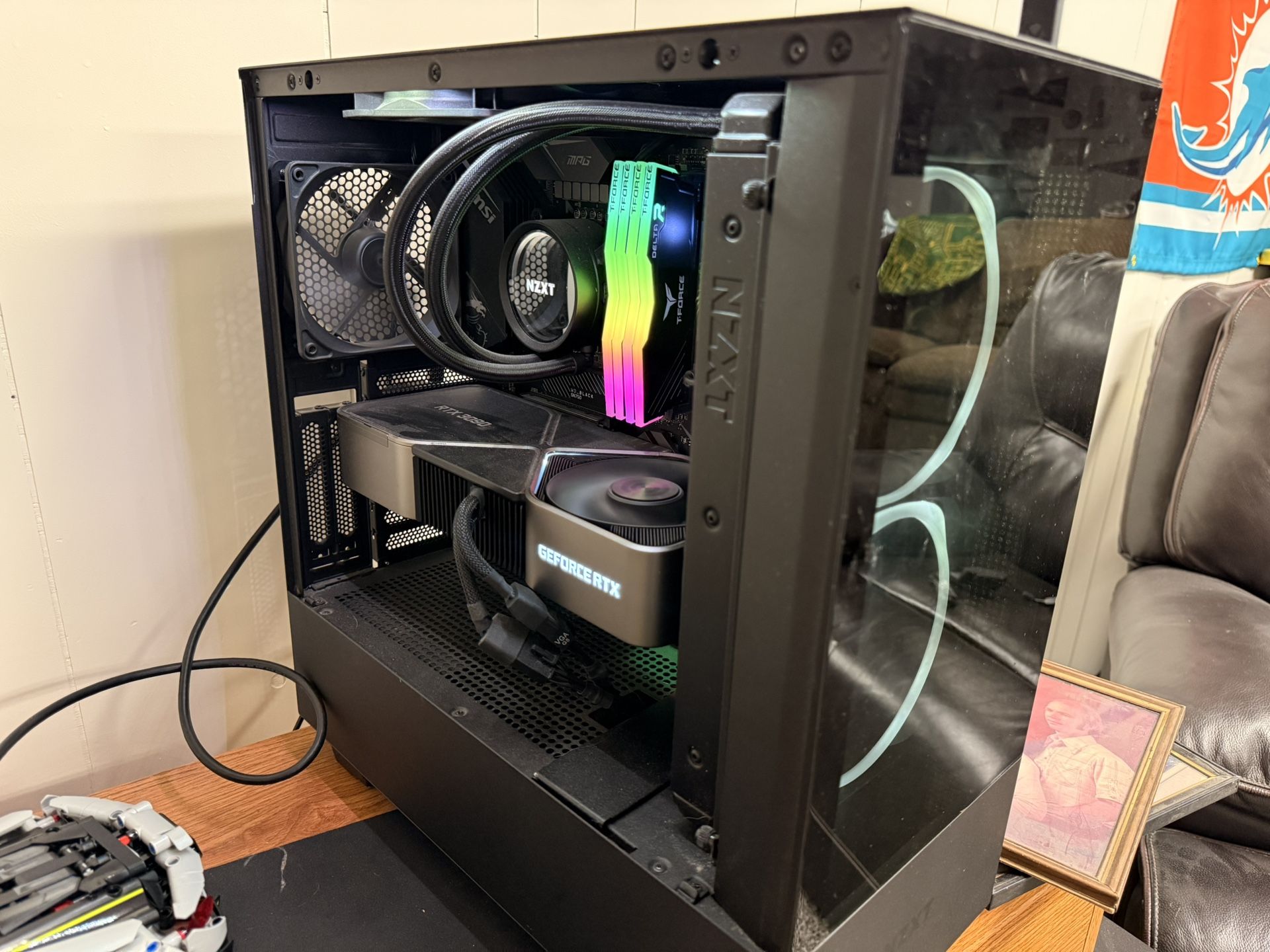 🔥 High-End Gaming PC + Full Setup – $1500 OBO 🔥