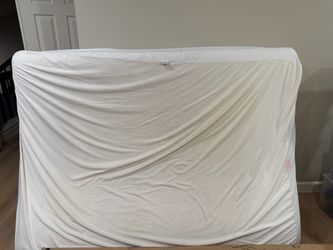 Queen Mattress w/ Mattress Cover