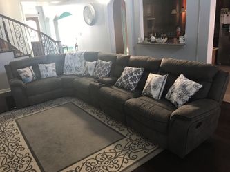 Beautiful Luxury sofa with recliners