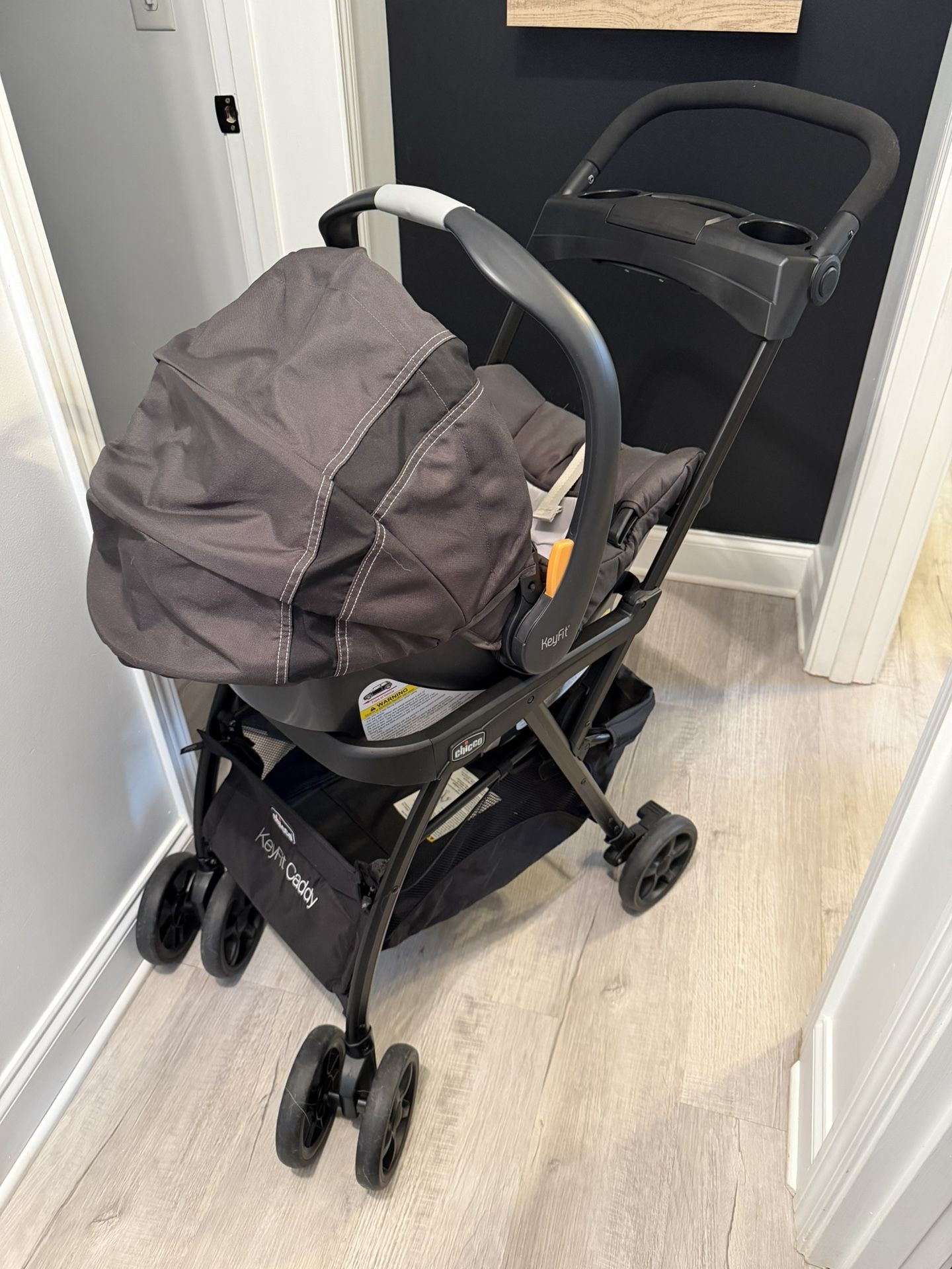 Chicco KeyFit Travel System (Car Seat + 2 Bases + Caddy Stroller)