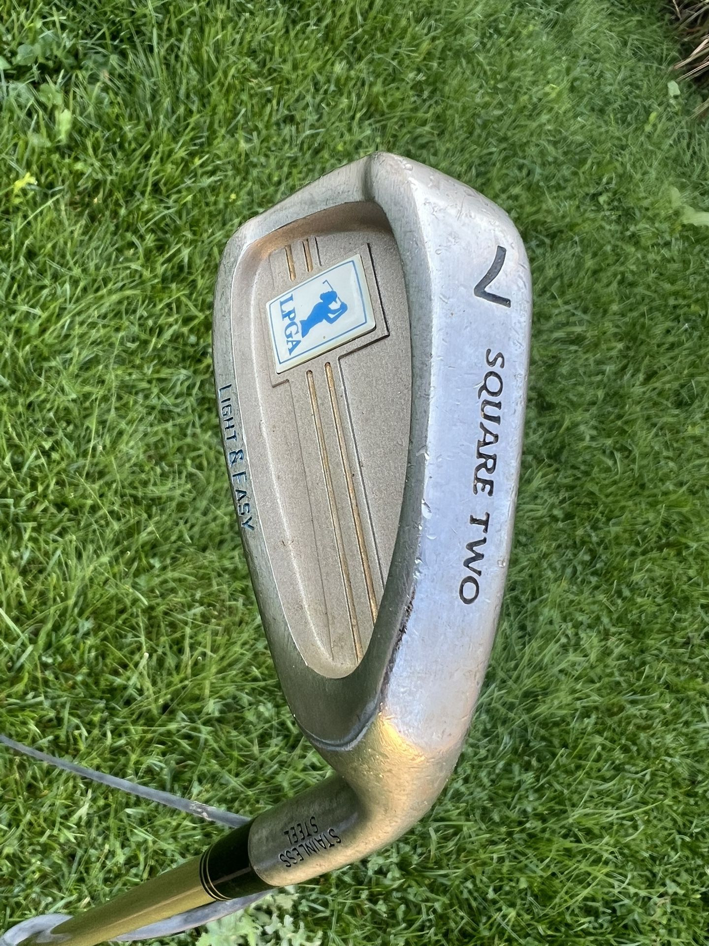 Ladies RH 7 Iron with graphite Shaft by LIGHT & EASY