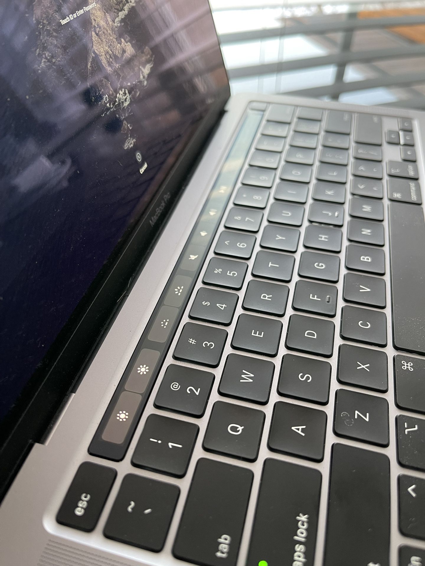 2020 M1 MacBook Pro W/ Touch Bar 512GB 