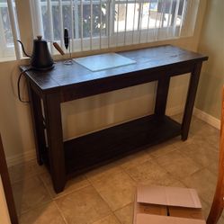 Banquette Table