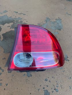06-11 Honda Civic 4-door Right rear corner taillight