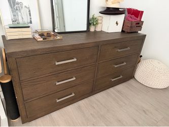 RH oak wood dresser