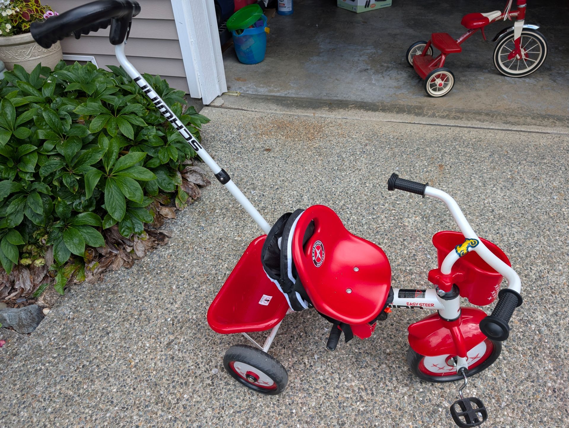 Schwinn easy steer tricycle
