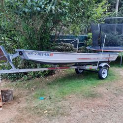 14 Ft Aluminum GamefisherJon Boat And Trailer In Excellent Condition 