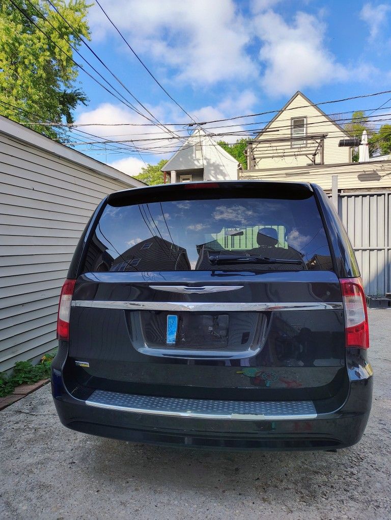 2014 Chrysler Town & Country