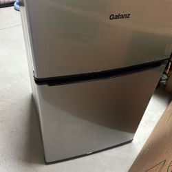 Mini Fridge And Freezer