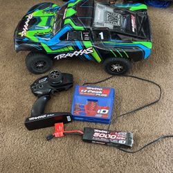 Traxxas slash 4x4 ultimate with battery and charger 