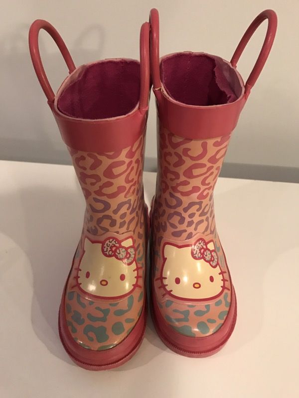 Rain boots size 5/6 hello kitty