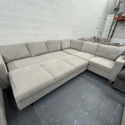 Thomasville Dillard Fabric Convertible Sleeper Sectional FLOOR MODEL