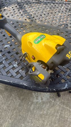 17 inch 25 cc twist and edge Weedwhacker