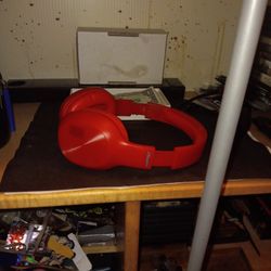 2boom Bluetooth Head Phones.