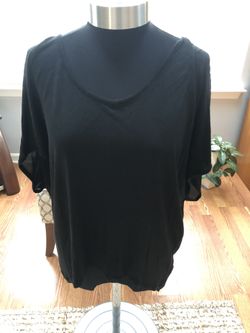 Women’s top size large