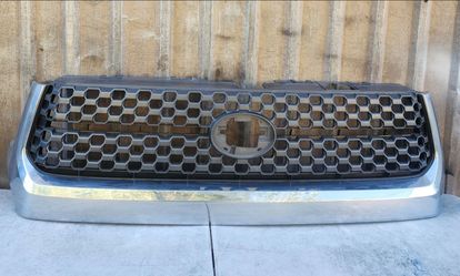 2014-2021 Toyota Tundra Front Grille OEM