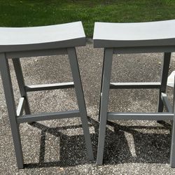 Saddle Bar  Stool Set 
