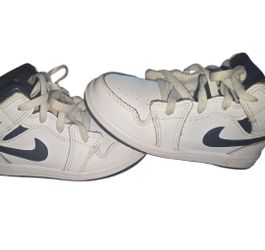 Toddler Jordan 1 Black & White – Size 10
