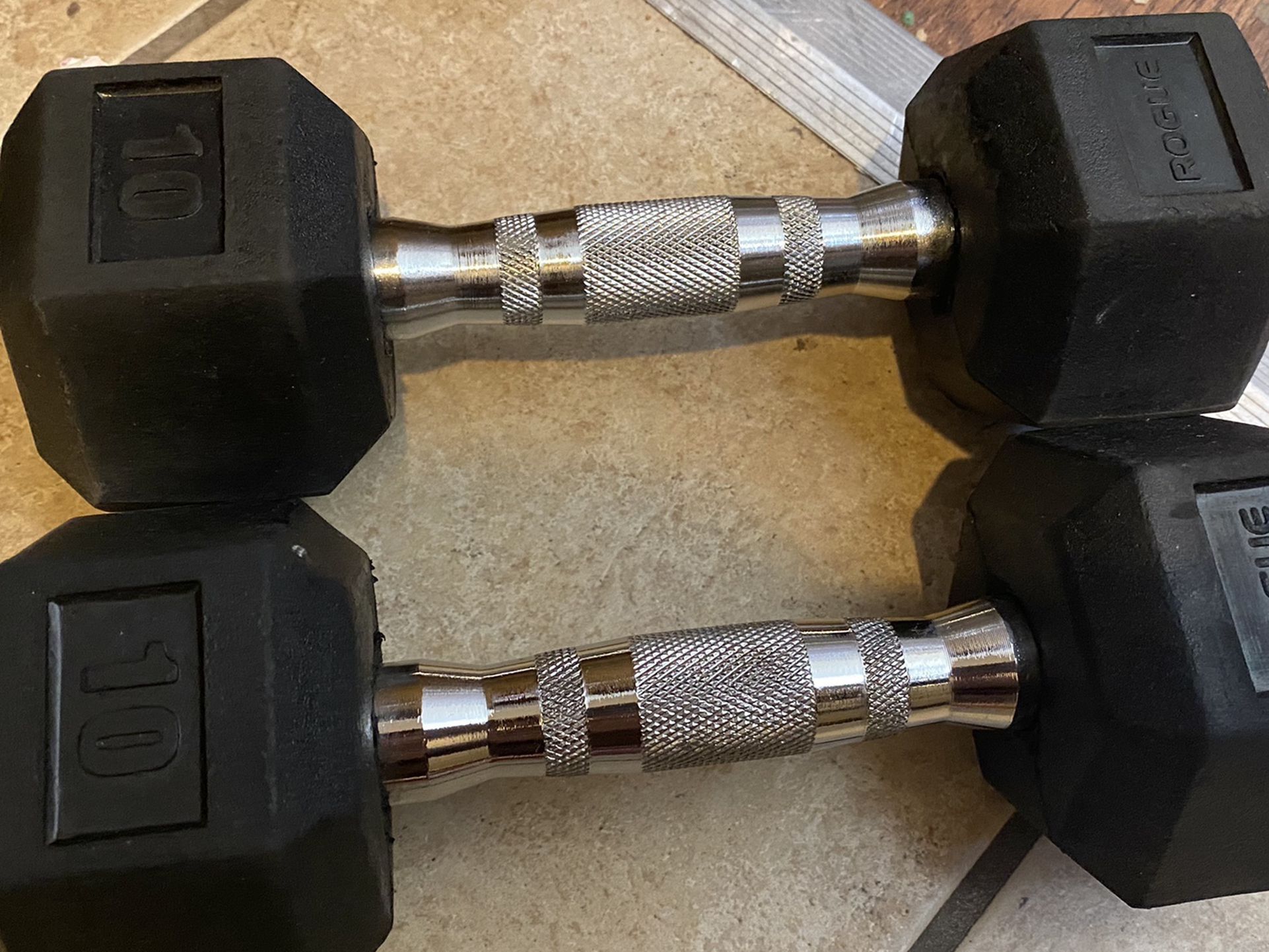 New, pair of Rogue 10lb rubber hex dumbbell