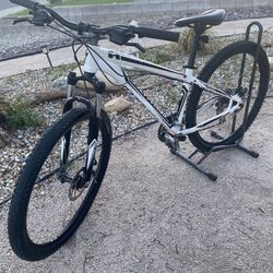 Specialized Hard rock 27.5” Hard tail