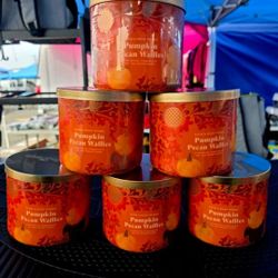 Bath & Body Works Pumpkin Pecan Waffles Scented Candle