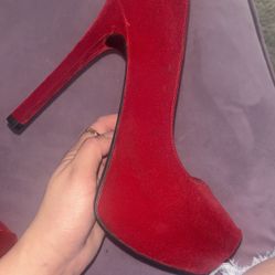 Red - Suede heels 