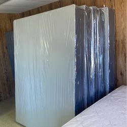 NEW QUEEN SIZE BOXSPRING IN PLASTIC DIRECTLY FROM FACTORY 