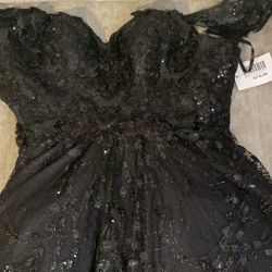 beautiful black dress (butterfly)