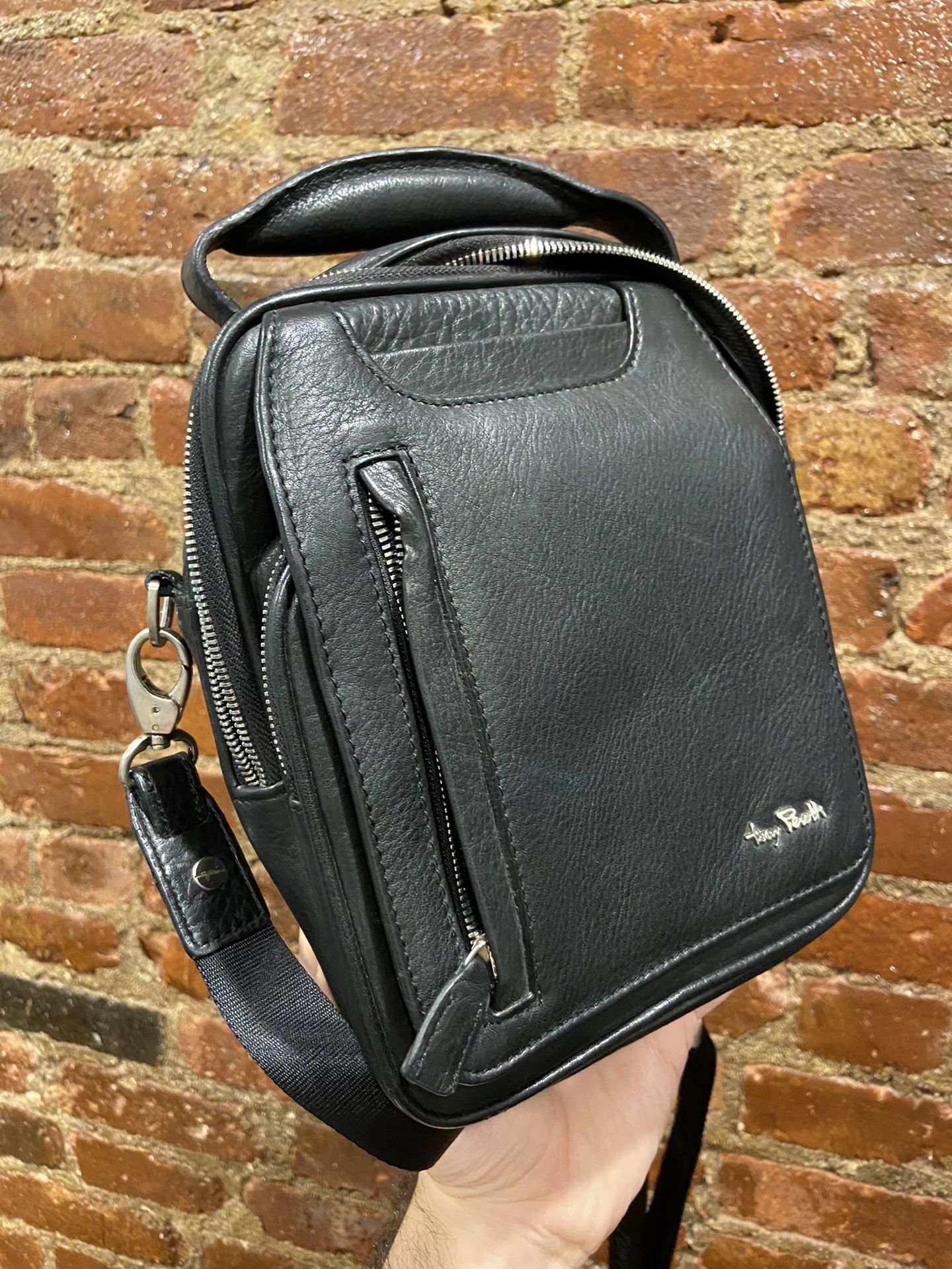 Tony Perotti Leather bag UNISEX.
