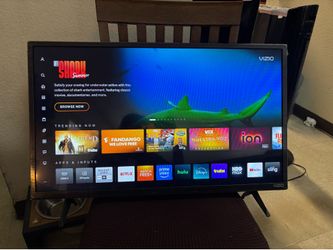 Vizio 32" Smart TV – Excellent Condition