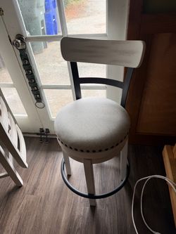 Bar chair