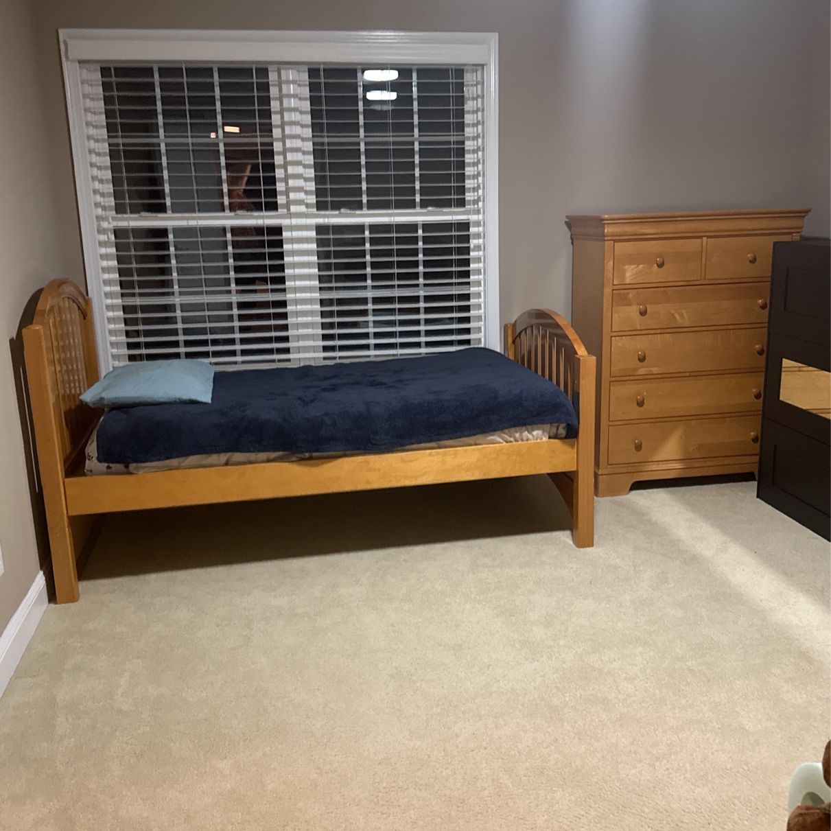 Honey Oak Twin bed And Chest Of Drawers