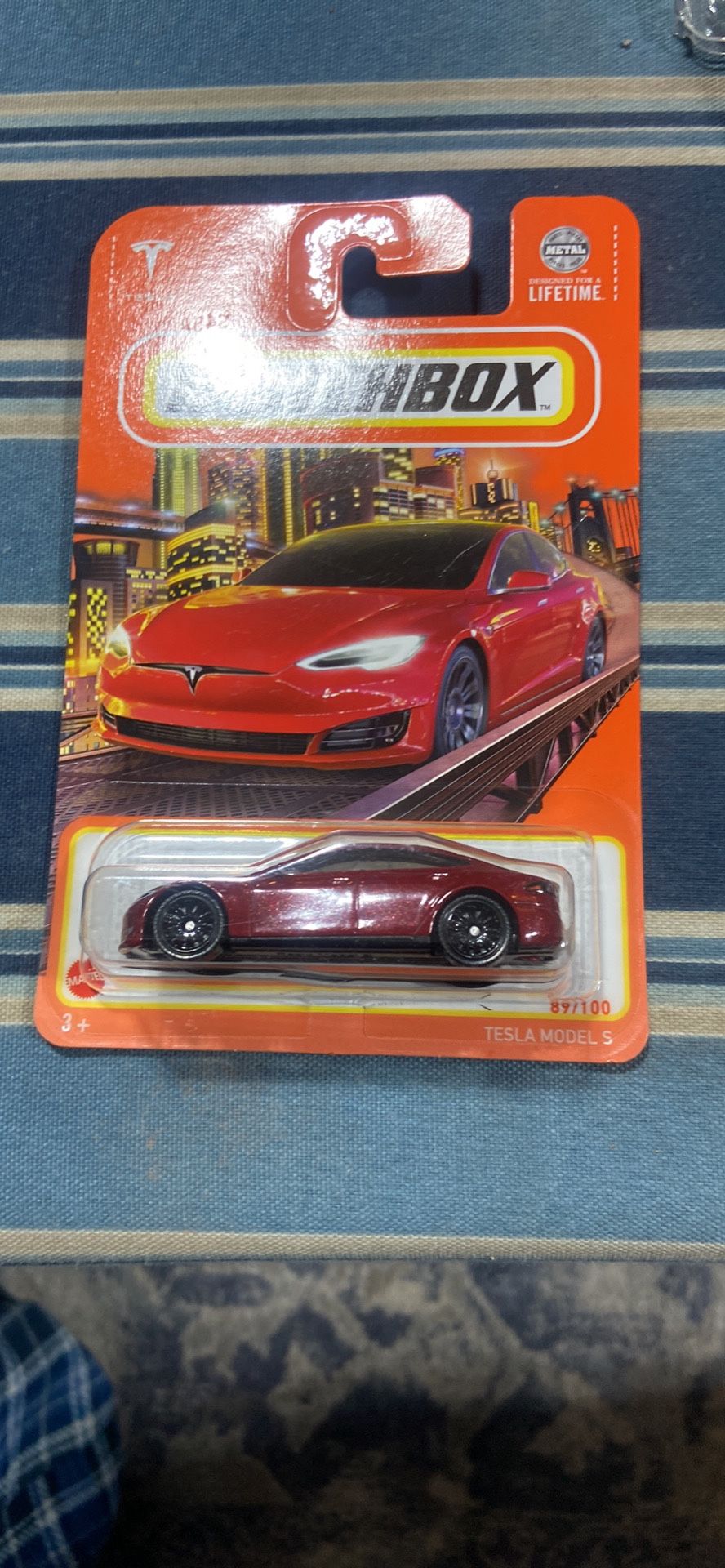 Matchbox Tesla Model S, red 89/100, HVL42