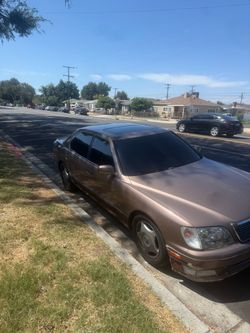 1999 Lexus LS 400
