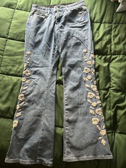 High rise blue jeans 10