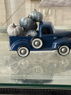 Fall Pumpkin Truck Decor 