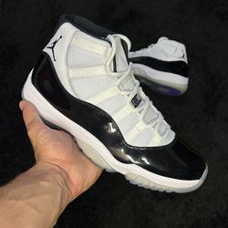 Air Jordan 11 Concord 