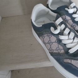 Excelente Condition  Size10