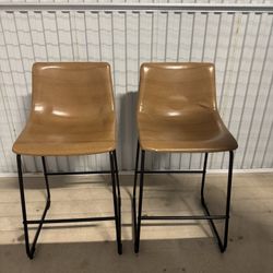 2 BROWN NEW BARSTOOLS PERFECT CONDITION 
