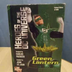 Green Lantern Statue 