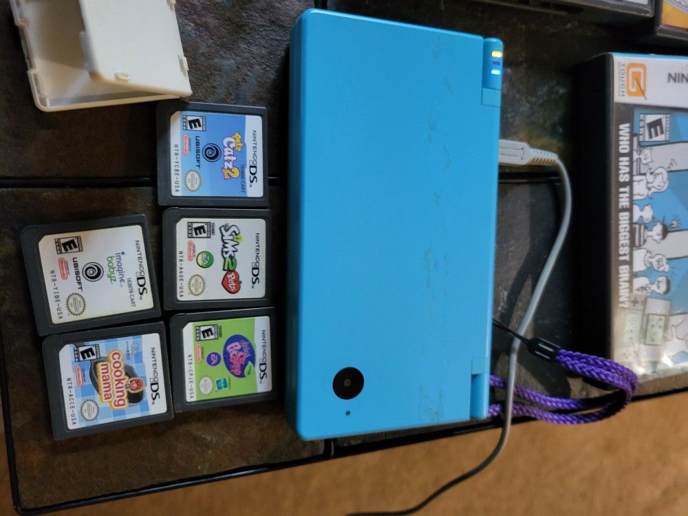 Lite Blue DSI With 11 Games And Charger