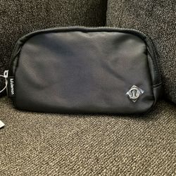 lululemon belt bag 