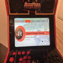 Iircade - Retromania Wrestling Edition