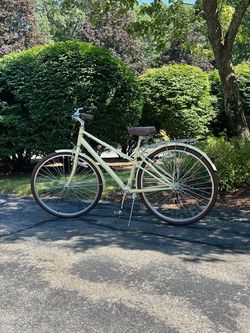 Schwinn Admiral 700C adult unisex bike, cream color