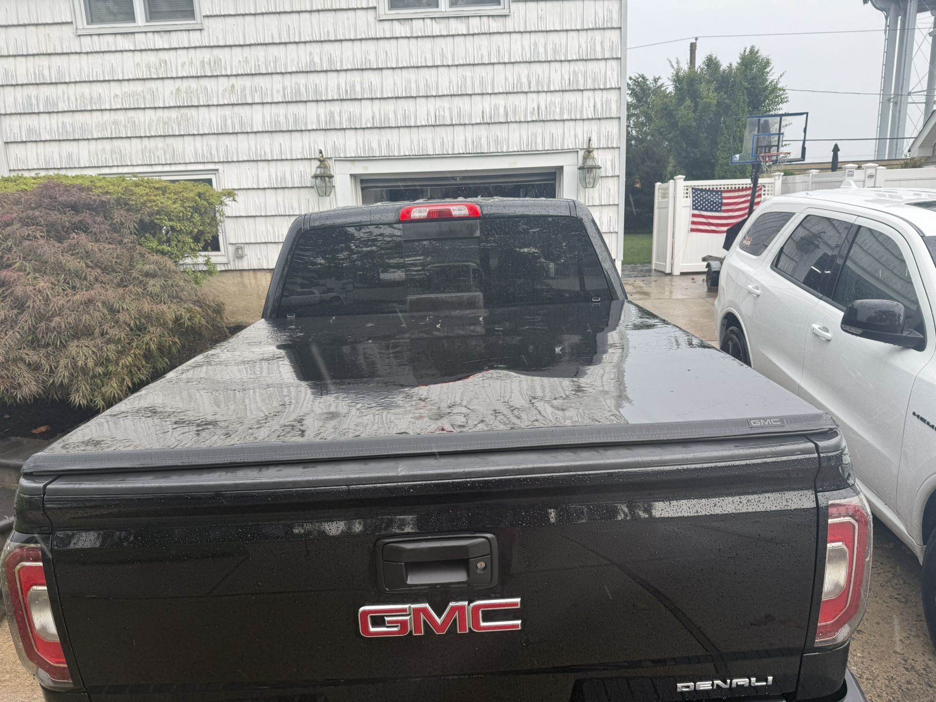 GMC 5’8” Soft Tri Fold Bed Cover