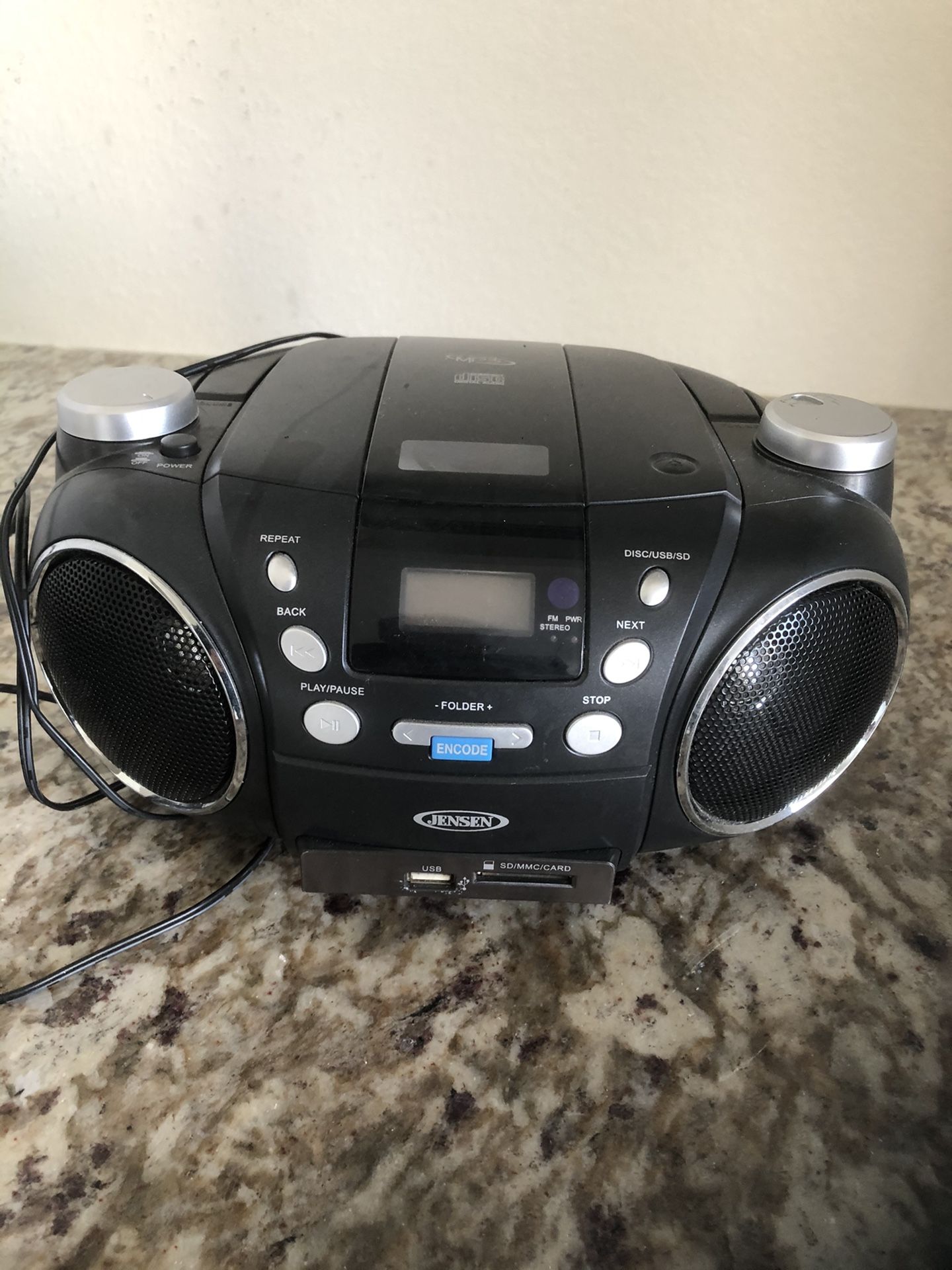 Jensen Boom Box - Cd Player/ FM/AM With Usb Port