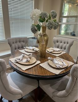 Mesa para comedor de  madera