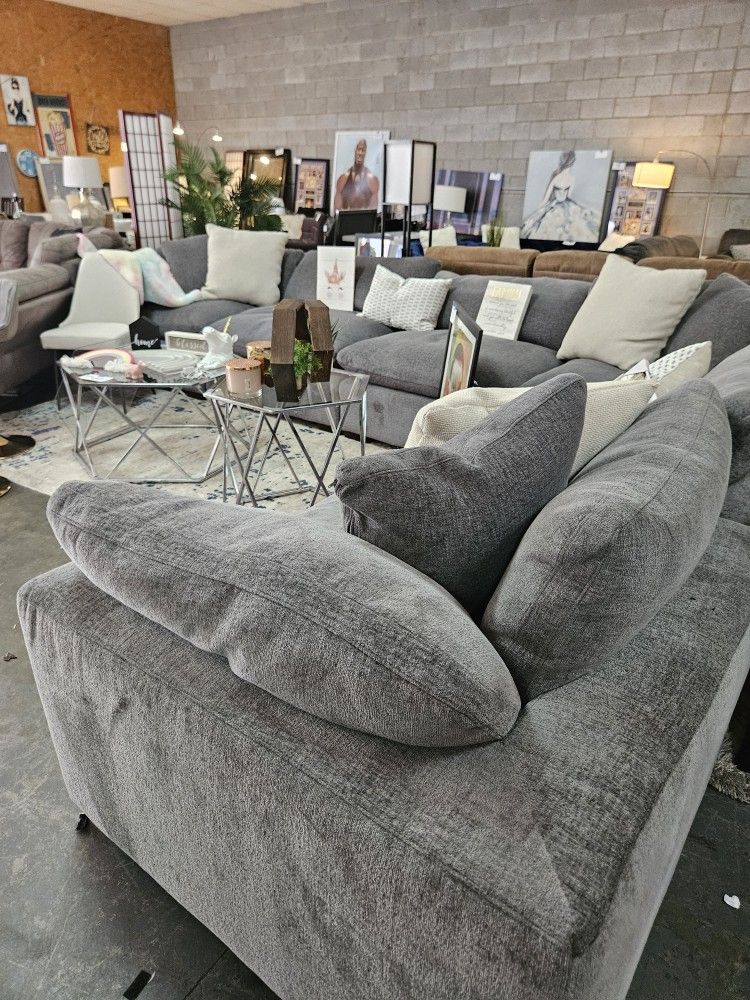 Large 16ft Gray Sectional
