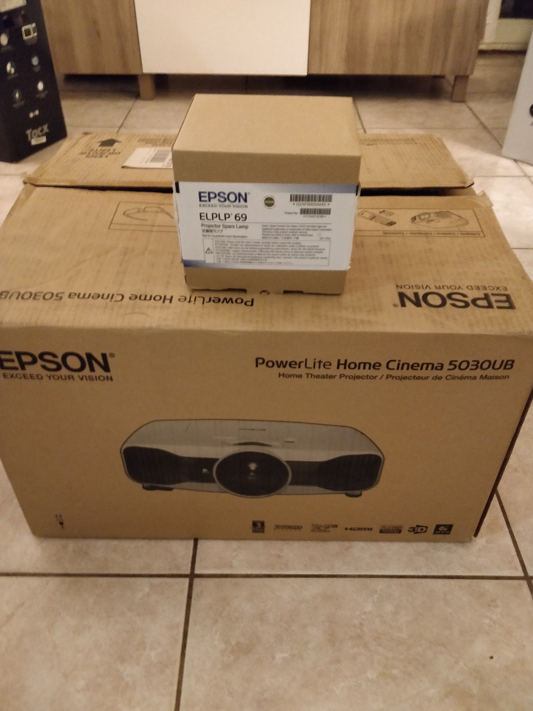 Epson PowerLite Home Cinema 5030UB LCD Projector - with replacement bulb